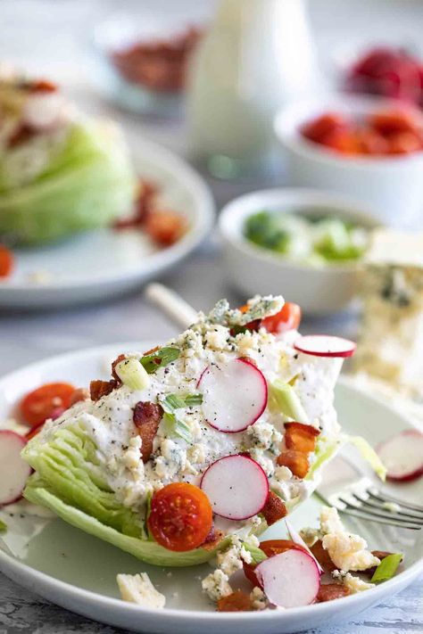 Wedge Salad Recipe, Wedge Salad Recipes, Oven Baked Bacon, Wedge Salad, Blue Cheese Dressing, Cooking Bacon, Baked Bacon, Salad Pasta, Recipes Appetizers And Snacks