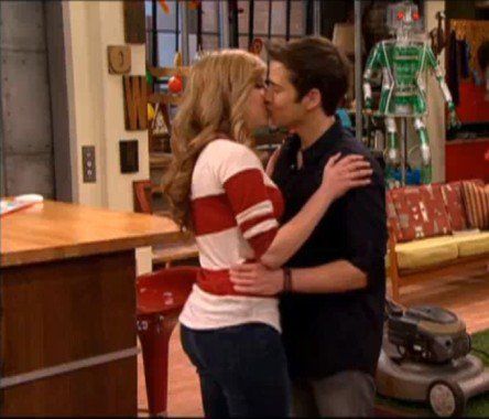 Sam Puckett and Freddie Benson (iCarly). Sam And Freddie, Icarly Sam And Freddie, Icarly Carly, Victorious Nickelodeon, Freddie Benson, Jeannette Mccurdy, Icarly And Victorious, Nathan Kress, Dan Schneider