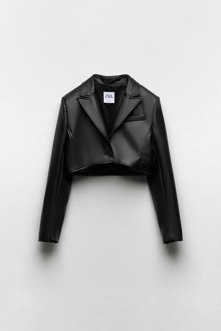 zara 4661/716/800 Blazer Court, Cute Jackets, Cropped Blazer, Elegant Outfit, Lapel Collar, Classy Outfits, Shoulder Pads, Pretty Outfits, Fashion Inspo Outfits