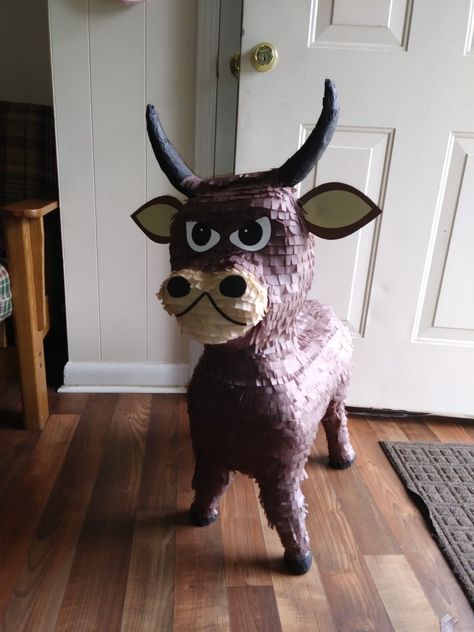 Bull Piñata, Bull Pinata, Piñata Ideas, 16th Birthday, Highland Cow, Paper Mache, Geraniums, 1st Birthday, Cow