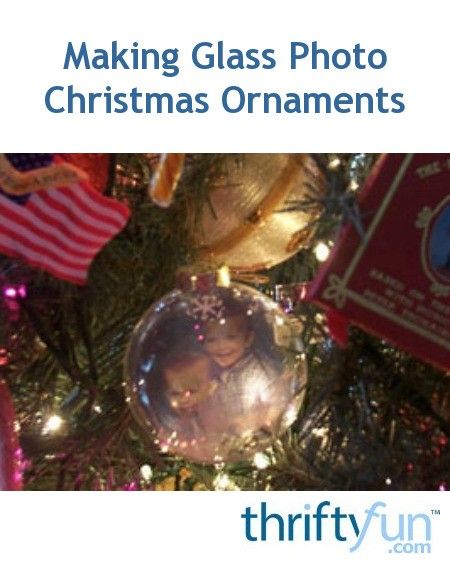 Adding a photo to a clear glass ball ornament is a good way to create very personalized holiday decorations. This is a guide about making glass photo Christmas ornaments. Glass Ornaments Diy, Clear Ornament Balls, Diy Photo Ornaments, Picture Christmas Ornaments, Diy Christmas Photo, Diy Christmas Ball, Picture Ornaments, Clear Ornaments, Photo Christmas Ornaments