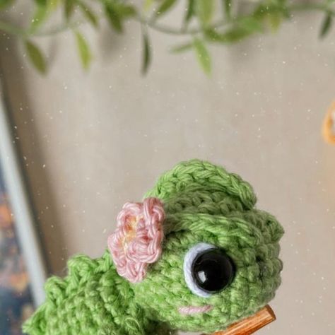 Crochet Pascal Pattern Free, Pascal Crochet Pattern, Crochet Pascal, Pascal Tangled, Crochet Bouquet, Crochet Lovers, Amigurumi Free, Love Crochet, Amigurumi Free Pattern