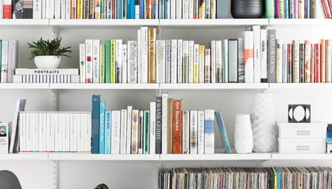 4 Simple Bookshelf Ideas Ikea Algot, Book Area, Bookcase Ideas, Modern Bookcases, Simple Bookshelf, Elfa Shelving, Decor Bookshelves, Shop Shelving, Narrow Shelves