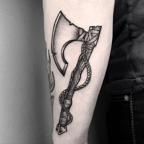 Brandon Santangelo on Instagram: "Did this Nordic axe on my boy @jeffrey_warren8 ! Thanks for lookin 🙏 #tattoo #axe #axetattoo #nordic #vikings #vikingtattoo #blackwork #blackworktattoo" Battle Ax Tattoo, Battle Axes Viking Tattoo, Kracken Tattoos, Viking Axes Design Tattoo, Viking Boat Tattoo, Rugged Tattoo, Viking Hand Tattoo, Ax Tattoo, Machado Tattoo