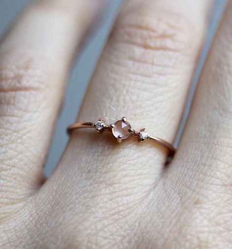 Daimond Rings, Pretty Wedding Ring, Jewelry Content, Graduation Rings, Vintage Jewellery Rings, Rose Gold Quartz, Zierlicher Ring, Coin Pendant Necklace, Bronze Jewelry