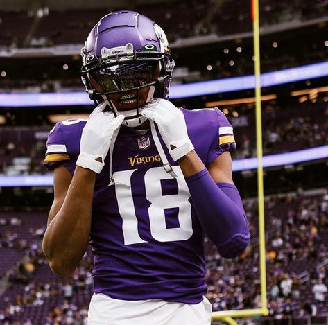 Jjetas Pfp, Justin Jefferson Wallpaper Aesthetic, Jjetas Wallpaper, Justin Jefferson Pfp, Justin Jefferson Aesthetic, Justin Jefferson Wallpaper, Nfl Pfp, Minnesota Vikings Wallpaper, Cool Football Pictures