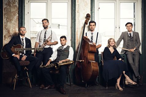 Big Blue Moon are an infectious swing band performing classic 1920s swing, and contemporary mash-ups with a vintage twist. Musical Photoshoot, Orchestra Photography, Folk Band, Fancy Birthday, Band Performing, Band Photoshoot, Drum Band, Musician Photography, Group Portrait