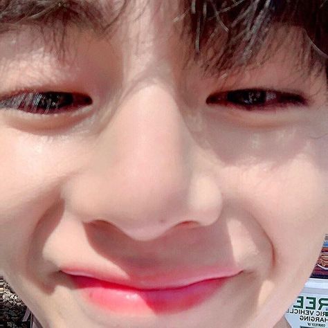 Taehyung Selca, Daegu, V Taehyung, Foto Bts, Bts Pictures, Bts V, Bts Taehyung, Jung Hoseok, Kim Seokjin