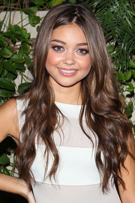 Sarah Hyland Sara Hyland Hair, Brunette Icons, Sarah Hyland Hair, Haley Dunphy, Celebrity Woman, Thea Queen, The Modern Family, Sarah Hyland, Brown Hair Brown Eyes