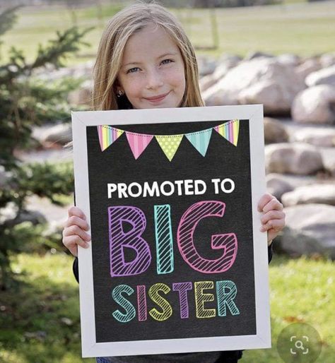 Baby Announcement To Sister, Twin Nurseries, Baby Reveal Pictures, Big Sister Pregnancy Announcement, Sister Pregnancy Announcement, Pregnancy Announcement Big Sister, Sister Announcement, Twin Onesies, Sister Sign