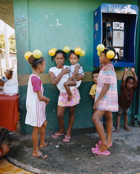 Manju on Instagram: “Photographer and director Renell Medrano (@renellaice) presents her first solo exhibition in London ‘PAMPARA’ in collaboration with…” Renell Medrano, World Photography Day, Photo Series, Caribbean Islands, Image Makers, Dominican Republic, New Series, Creative Process, My Images