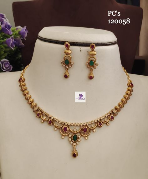 Simple Gold Necklace Designs Indian, Pendent Earrings Set Gold, Gold Earrings For Bride, Gold Necklace Indian Bridal Jewelry Wedding, Gold Sets Jewelry Indian Design Simple, Necleses Jewelry Gold Indian, Gold Necklace Set Bridal Indian, Neck Sets Jewellery Gold, Simple Necklace Designs Gold