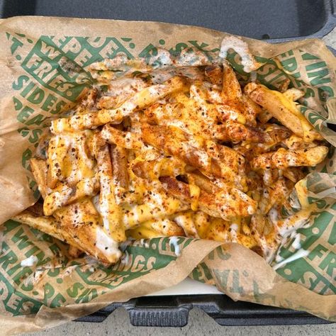 Usa Fast Food, Voodoo Fries Wingstop, Wingstop Tenders, Food Wingstop, Yummy Food Pictures, Wingstop Aesthetic, Soul Food Dinner, Food Babe, Delicacy Food