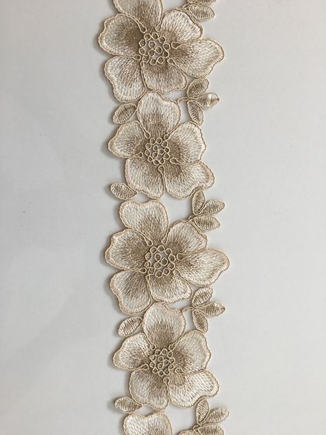 Scallop Embroidery Border, Flower Lace Border, Crest Embroidery, Fondant Flower Tutorial, Saree Tassels Designs, Cross Stitch Fruit, Embroidery Leaf, Embroidery On Kurtis, Crochet Cord