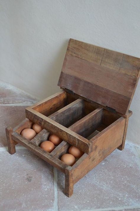 Vtg French Egg Tray Egg Boxes, Awesome Woodworking Ideas, Egg Holders, Woodworking Storage, Wood Eggs, Duck Eggs, Egg Tray, Woodworking Joinery, Woodworking For Kids