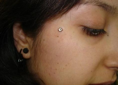 Anti eyebrow dermal I hope to get this summer c; Dermal Piercing Face, Anti Eyebrow, Piercing Face, Face Piercings, Facial Piercings, Dermal Piercing, Eyebrow Piercing, Piercing Tattoo, Body Mods