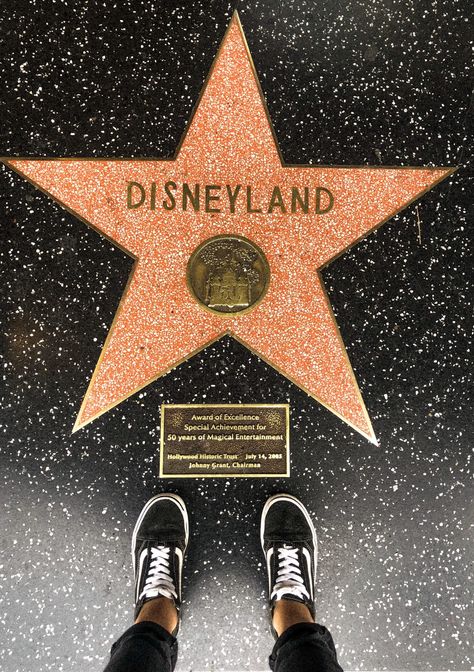 Disneyland Vision Board, Disneyland California Aesthetic, Disneyland Park California, Disneyland Wallpaper, Disneyland Los Angeles, Disneyland Usa, Aesthetic Disneyland, Disneyland Aesthetic, Disney Usa