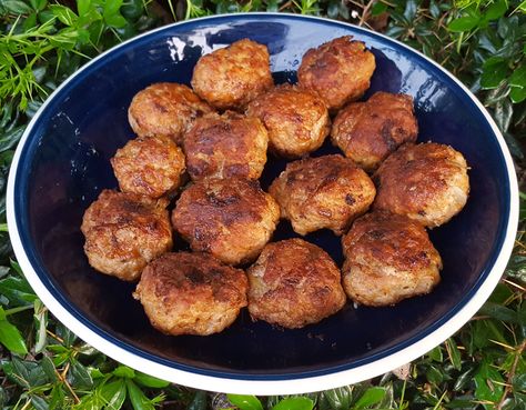 Hungarian Meatballs Recipe, Hungarian Goulash Ground Beef, Hungarian Meatloaf, Hungarian Meatballs, Paprikash Hungarian, Hungarian Paprikash, Fried Meatballs, Hungarian Cuisine, Best Meatballs