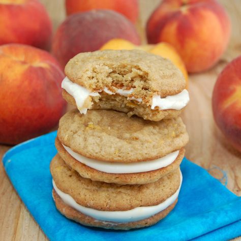 Peach Whoppie Pies Peach Whoopie Pies, Strawberry Whoopie Pies, Whoopee Pie, Peaches Cream Cheese, Whoopie Pie Recipe, Peach Recipes, Whoopie Pie, Peaches And Cream, Peach Recipe