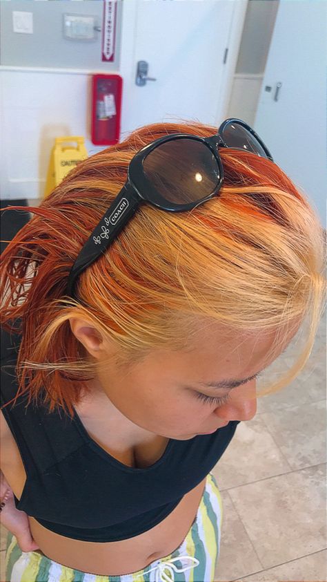 Blonde Roots Orange Ends, Only Roots Dyed Hair, Orange Roots Blonde Hair, Orange Hair Blonde Bangs, Short Ginger Hair With Blonde Streak, Orange Hair Blonde Highlights, Orange Streaks In Hair, Orange Hair With Blonde Streak, Blonde With Orange Highlights