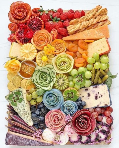 Flower-Shaped Charcuterie Board Charcuterie Board Meats, Plateau Charcuterie, Snack Platter, Charcuterie Inspiration, Charcuterie Platter, Charcuterie Cheese, Snack Board, Party Food Platters, Charcuterie And Cheese Board