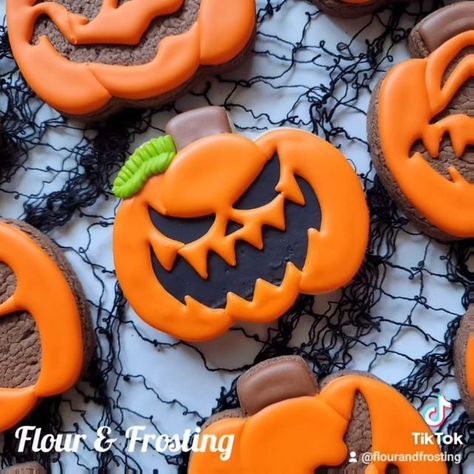 Jack O Lantern Cookies, Scary Jack O Lantern, Cookie Videos, Buzzfeed Food, Spooky Treats, Fall Cookies, Scary Pumpkin, Pumpkin Seasoning, Dessert Decoration