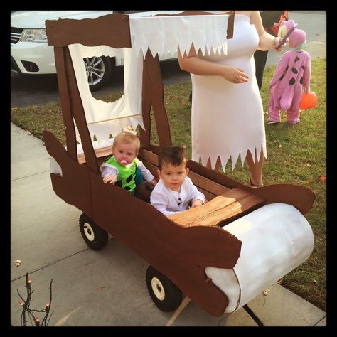 The Flintstone mobile wagon! Flinstone Car Diy Wagon, Flinstones Wagon Diy, Diy Flintstone Car Wagon, Flintstones Mobile, Diy Flintstone Car, Wagon Halloween Ideas, Flintstone Theme, Flintstone Car, Flintstone Christmas