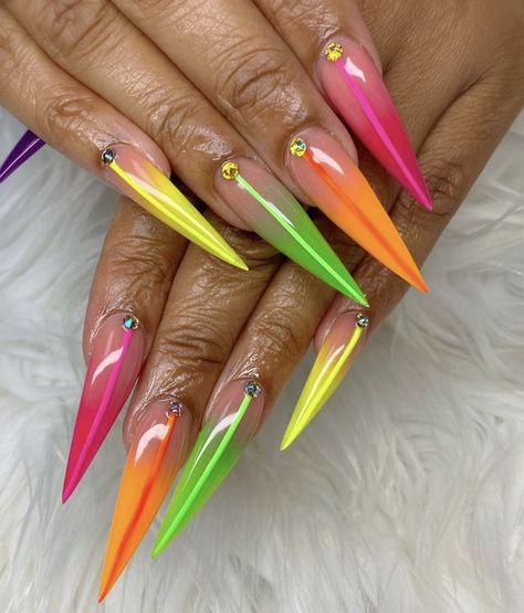 Beach Stilleto Nails, Bright Stiletto Nails, Stiletto Spring Nails, Summer Stiletto Nails Ideas, Trendy Stiletto Nails, Summer Nails Stiletto, Stiletto Nails Designs Summer, Summer Stiletto Nails, Acrylic Nails Stiletto