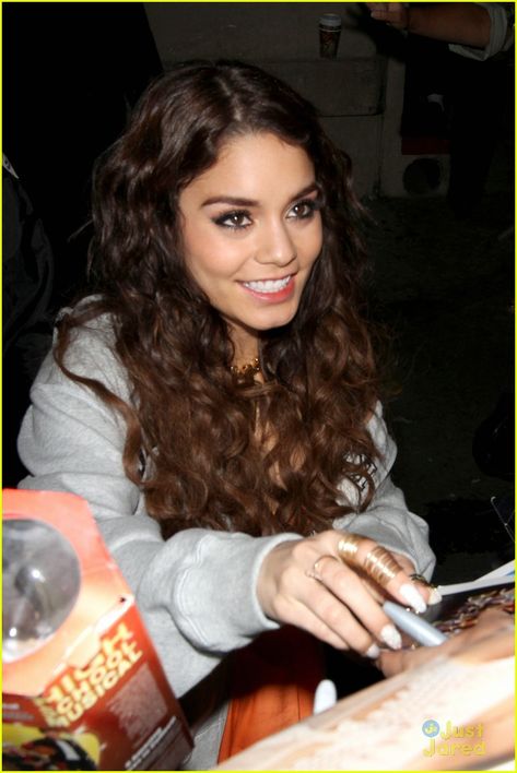 vanessa hudgens kimmel appearance 18 Vanessa Hudgens Early 2000s, Vanessa Hudgens Hair, Vanessa Hudgens Style, Curls For The Girls, Birthday Hair, Jimmy Kimmel Live, Beautiful Curly Hair, Curly Girl Method, Wavy Curly Hair