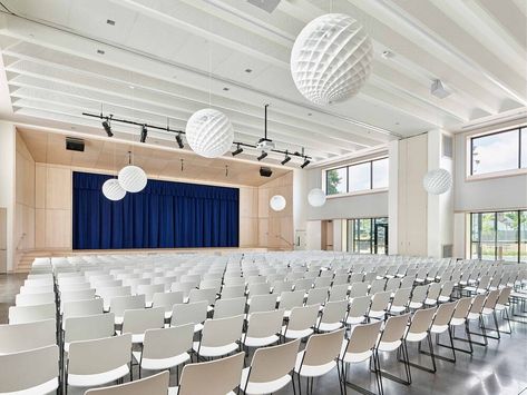 School Hall Design, Luxury School Interior, Modern School Design Interiors, School Auditorium Design Interiors, Modern Auditorium, School Multipurpose Hall Design, School Building Plans, School Hall, Auditorium Design