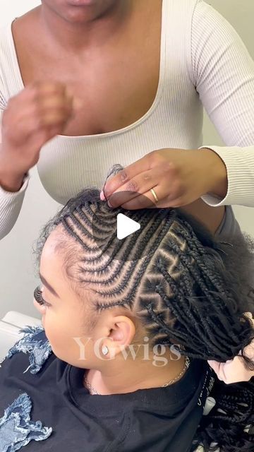 bohemain cornrows braids  ————————————  Video by our hairstylist 💁🏽‍♀️ @rockstarcheveux  *  Save $20.... | Instagram Peekaboo Cornrow Braids, Corn Row Patterns, Cornrows On Top Box Braids In Back, Goddess Straight Back Braids, Cornrows For Wigs, Condros Hairstyles, Cornrow Bob Braids Hairstyles, Cornrows In Front Box Braids In Back, Push Back Cornrows