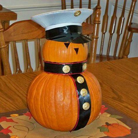 Love this military pumpkin! If I did it, it would be Army. Usmc Love, Military Crafts, Marine Love, Once A Marine, Pumpkin Contest, Marine Mom, Yard Decorations, Blue Pumpkins, Halloween Yard