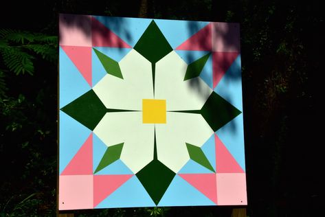 Dogwood Quilt Block Pattern, Spring Barn Quilts, Barn Quilt Patterns Templates Easy, Painting A Quilt Pattern On Wood, Painted Quilt Blocks On Wood, Dogwood Blossom Quilt Pattern, Flower Barn Quilt, Kentucky Farmhouse, Porch Quilts