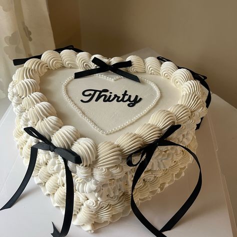 Classy🤍🖤 Cake details: 2 layer 8 inch heart cake #thirtyheartcake #whiteheartcake #yycheartcake #heartcakes Heart Cake Layers, Classy Cake, Heart Birthday Cake, 8 Inch Cake, Heart Cakes, Birthday Ideas For Her, Engagement Mehndi Designs, 31st Birthday, Heart Shaped Cakes