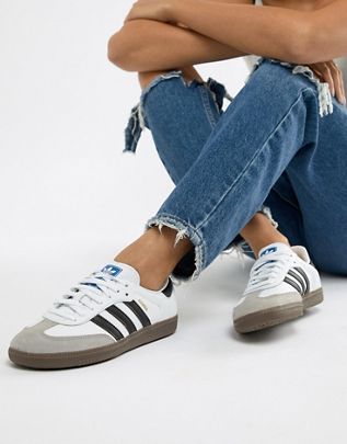 Adidas Samba Black And White, Samba Adidas Women, Adidas Trainers Women, Old School Adidas, Adidas Shoes Samba, Sambas Adidas Women Outfit, Adidas Samba Og White, Samba Black, Adidas Samba Black