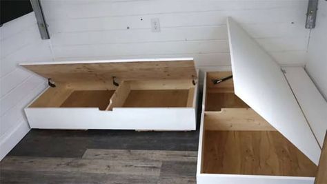 Brilliant tiny house features $500 DIY elevator bed built with free plans (Video) : TreeHugger Bird Feeders Ideas, Storage Tiny House, Diy Elevator, Elevator Bed, Woodworking Bed, Garden Wood, Diy Couch, House Features, Modern Tiny House