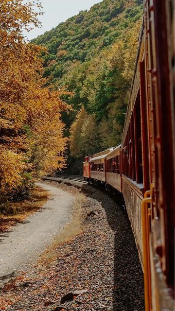 Travel Inspiration Photography, Jim Thorpe Pennsylvania, Fall Autumn Aesthetic, Jim Thorpe, Photography Lightroom, Bullet Journal Cover Ideas, Old Train, Train Ride, Inspiration Photography