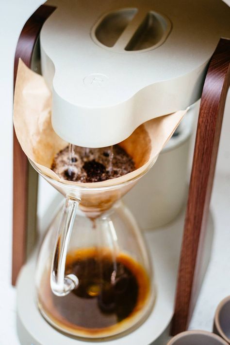 Ratio Eight is a beautiful and functional machine that makes a great cup of coffee. #coffee #coffeetime Coffee Pot Cleaning, Camping Coffee Maker, Intelligentsia Coffee, Brew Bar, Coffee Lab, Coffee Obsession, How To Order Coffee, Brewing Equipment, Camping Coffee