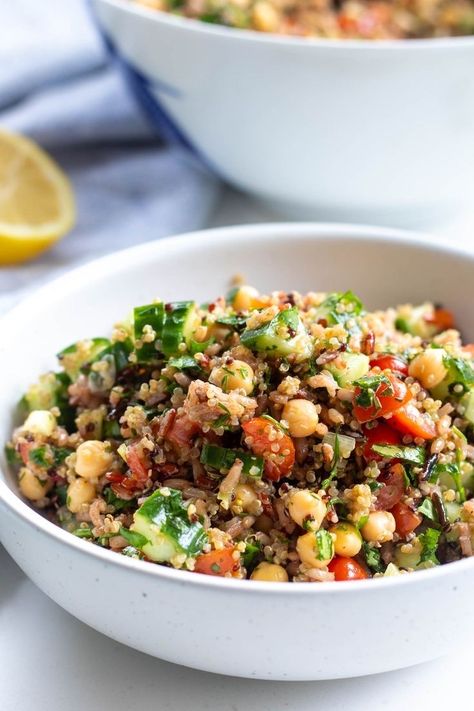 Beauty And Lifestyle Blog Chickpea Couscous, Lemon Chickpea, Quinoa And Brown Rice, Brown Rice And Quinoa, Salad With Herbs, Salad Mediterranean, Rice And Quinoa, Tabbouleh Recipe, Brown Rice Salad