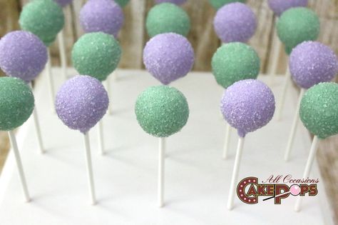 Princess and the Frog  deco cake pops Frog Cake Pops, Bathroom Decor Apartment Girly, Princess And The Frog Cake, Princess Cake Pops, Brownie Recipe Video, Princess Tiana Birthday Party, Tiana Birthday Party, Frog Baby Showers, Frog Birthday Party