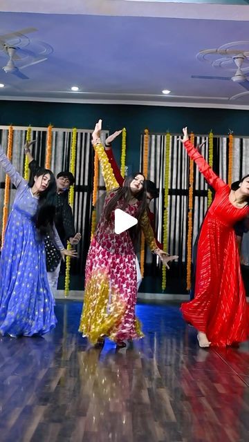 Dance Reels, Teej Festival, Ganpati Songs, Reel Dance, Couple Dance, Wedding Jewellery Designs, Easy Dance, Wedding Dance Video, Bride Jewelry Set