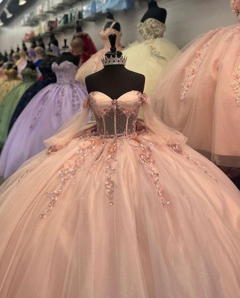 Light Pink Quince Dresses, Peach Quinceanera Dresses, Light Pink Quinceanera Dresses, Rose Gold Quinceanera Dresses, Long Sleeve Quinceanera Dresses, Ball Gown Sweet 16, Quinceanera Dresses Gold, Floral Ball Gown, Quinceanera Pink