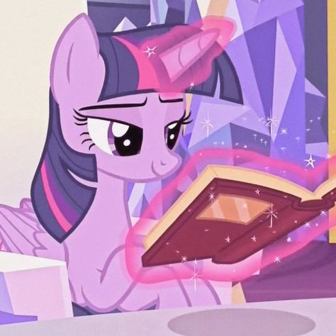 Twilight Sparkle Icon Aesthetic, Twilight Pfp Mlp, Twilight Sparkle Aesthetic, Twilight Sparkle Pfp, My Little Pony Aesthetic, Twilight Pony, Twilight Sparkle Icon, Pony Aesthetic, Sparkle Icon