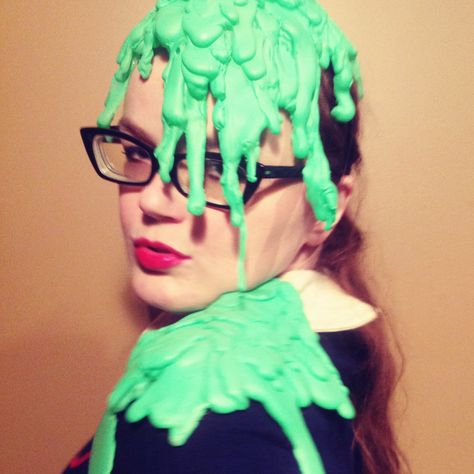 Slime headpiece Slime Costume, Raggedy Ann Costume, Slime Theme, Ghostbusters Halloween, Ghostbusters Slimer, Green Spray Paint, Fantasy Realm, Internet Art, Glitter Slime