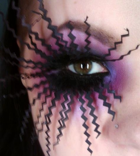 DIY Paper Lashes Paper Lashes, Last Minute Halloween Makeup, Opi Black, Last Minute Halloween, Halloween Makeup Ideas, Smokey Eye For Brown Eyes, Dramatic Makeup, Dramatic Eyes, Creative Makeup Looks