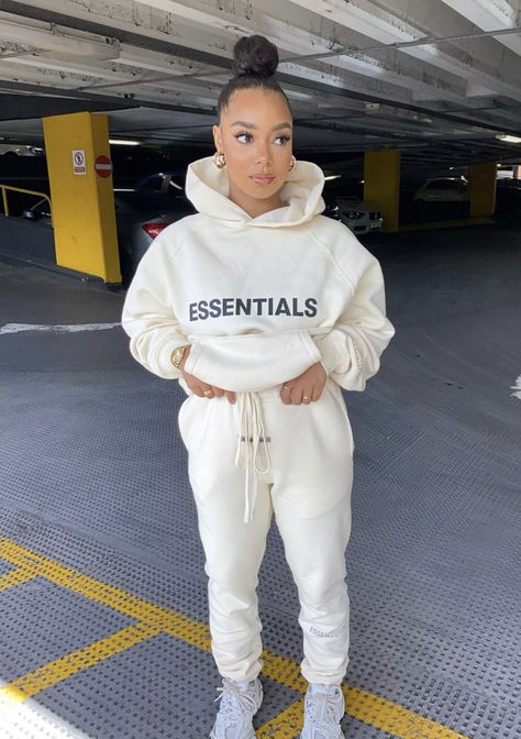 Jordan 4 Retro Off White, Couple Letters, Hip Hop Couple, Men Essentials, Sweatsuit Outfits, Essentials Clothing, Essentials Hoodie, Tracksuit Outfit, Fear Of God Essentials