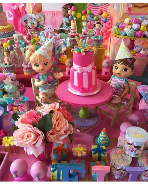 American Girl Baby Doll, Cake And Cupcake Stand, Baby Doll Accessories, Doll Party, Bebe Baby, Baby Alive, Baby Party, Birthday Party Ideas, Bday Party