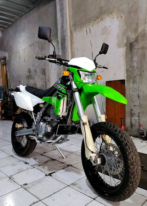 2008 KAWASAKI KLX 250 R Klx Supermoto, Ktm Supermoto, Motor Trail, Lovely Car, Dirt Bikes, Lovely Things, Dirt Bike, Motocross, Jdm