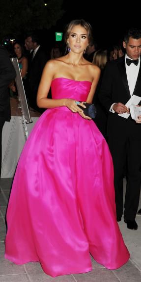 Reem Acra on Jessica Alba Daisy Lowe, Reem Acra, Pink Gowns, Moda Vintage, Jessica Alba, Marchesa, Gorgeous Gowns, Looks Style, Beautiful Gowns