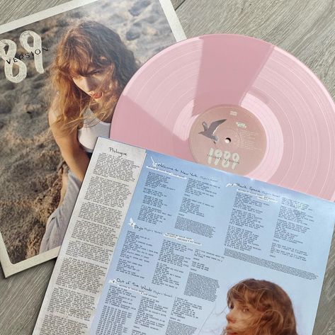 Taylor Vinyl, Pinkity Drinkity, Grace Core, Taylor Swift Vinyl, Records Aesthetic, Taylor Swift Album Aesthetic, 1989 Aesthetic, Taylor Swift Cd, Taylor Swift Taylor Swift